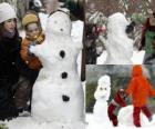 Παιδιά που παίζουν με έναν χιονάνθρωπο